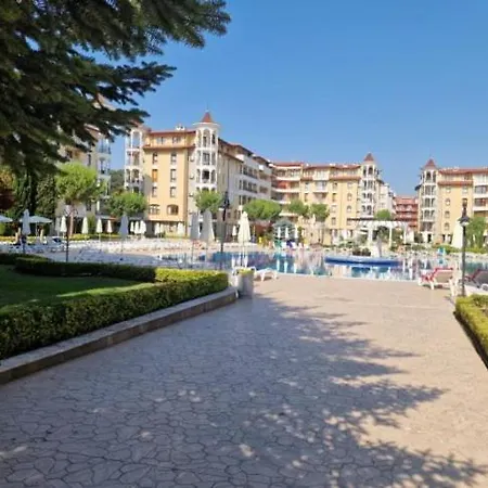 In Royal Sun דירה